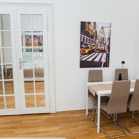 Welcome Apartment On Rybna Praha Bagian luar foto