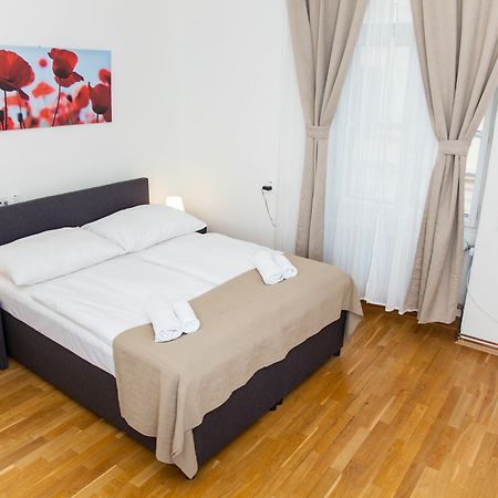 Welcome Apartment On Rybna Praha Bagian luar foto